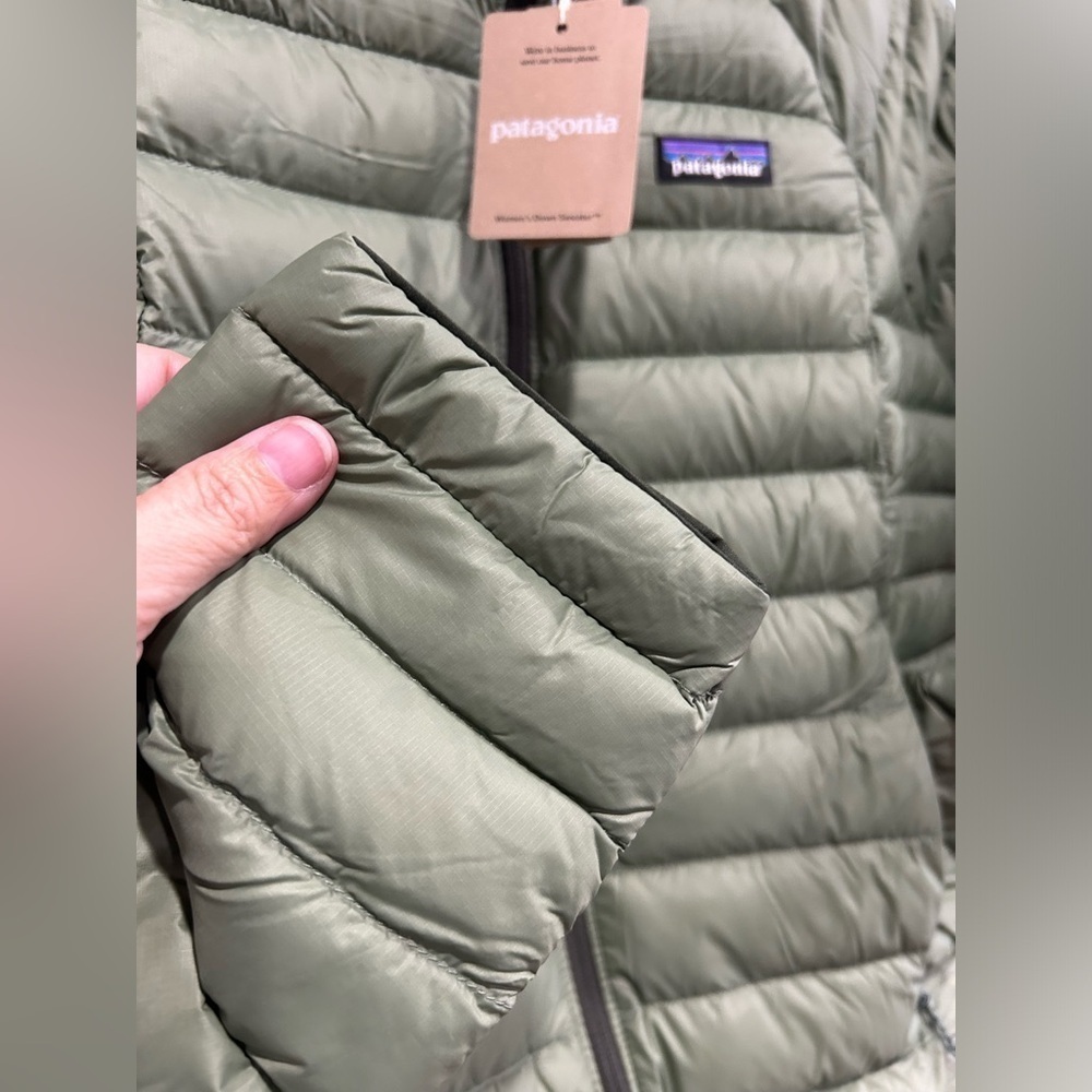 Patagonia Women’s XL Down Sweater Puffer Jacket Terrain Green NWT Puff - Picture 6 of 8